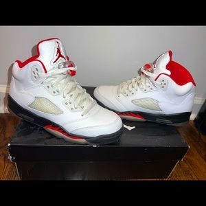 Retro 5 “fire red” sz 4.5y